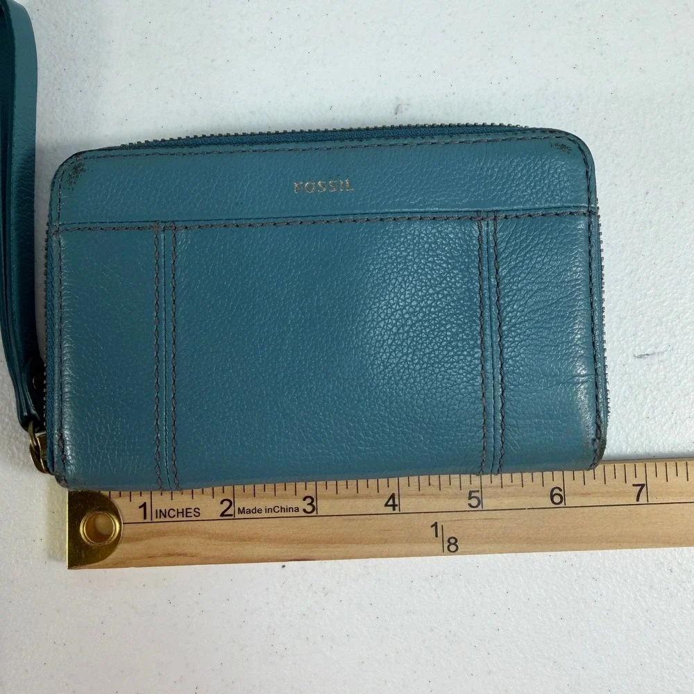 Fossil Logan Zip Around Clutch Wallet Wristlet Pebbled Leather‎ Teal Blue Travel